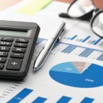 Jak zdecydować się na zakład pogrzebowy? Artykuł dla osób w żałobie.